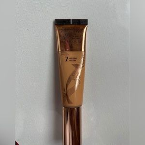 CHARLOTTE'S BEAUTIFUL SKIN FOUNDATION
Charlotte Tilbury
